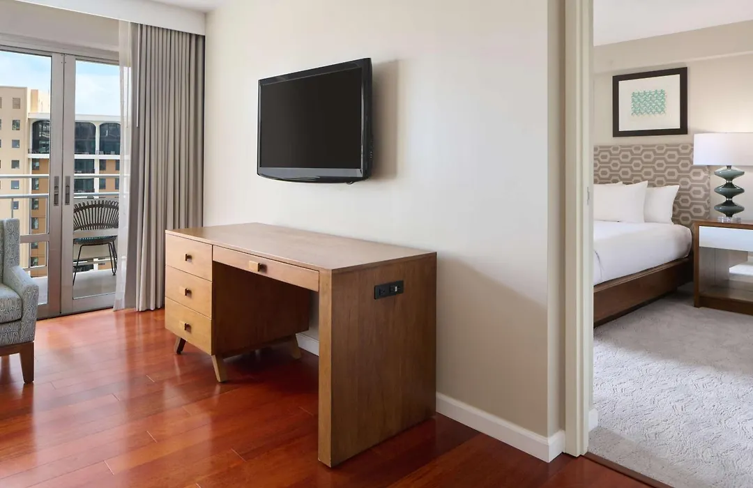 Ilikai Hotel & Luxury Suites-1