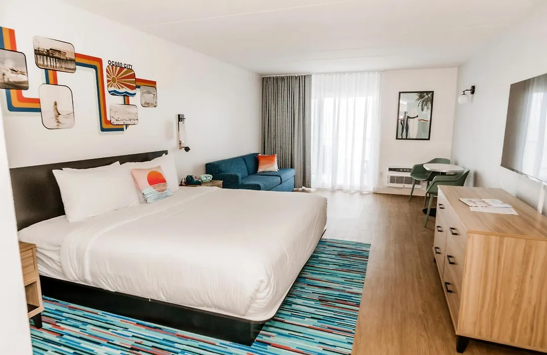 Sealoft Oceanfront Hotel-1