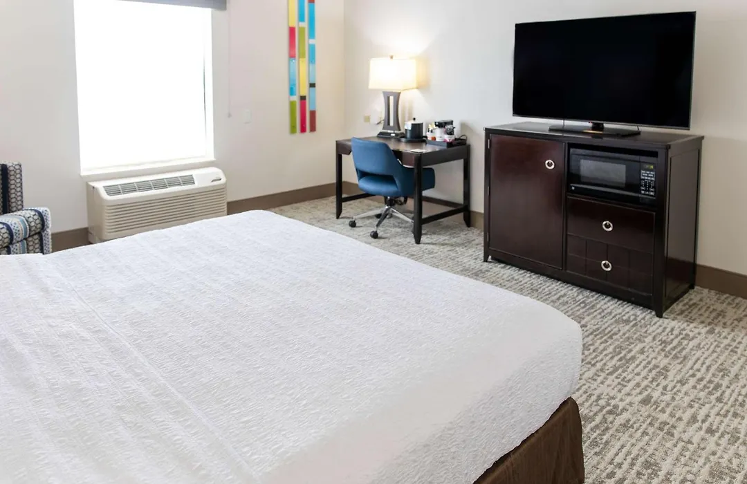 Hampton Inn & Suites Effingham-1