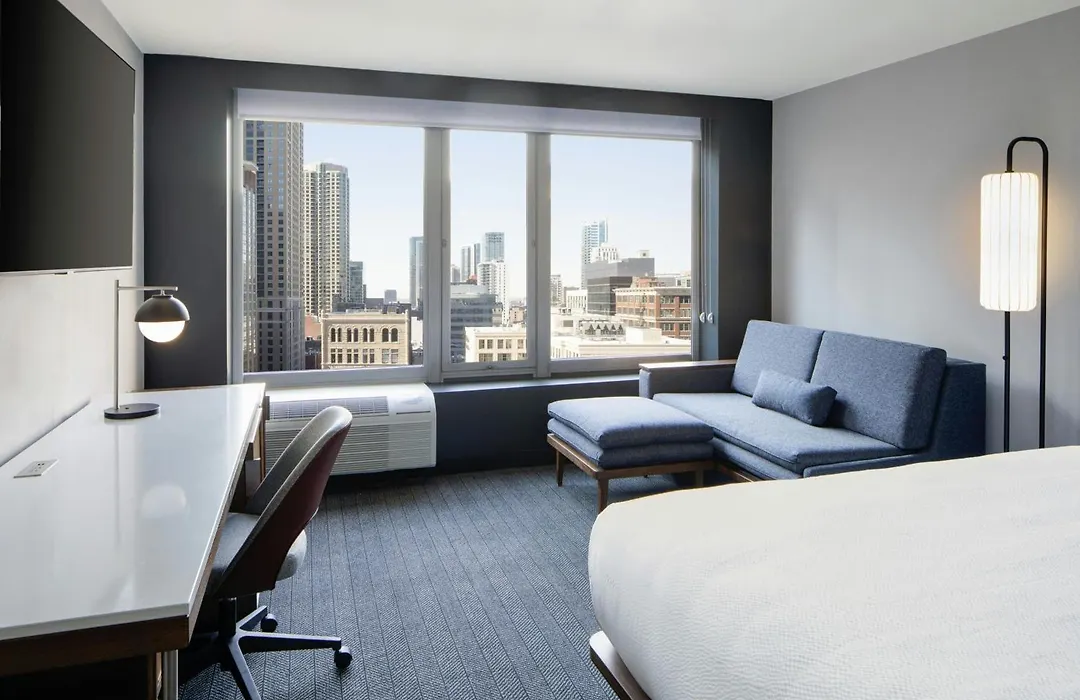 Courtyard By Marriott Chicago Downtown/River North-1