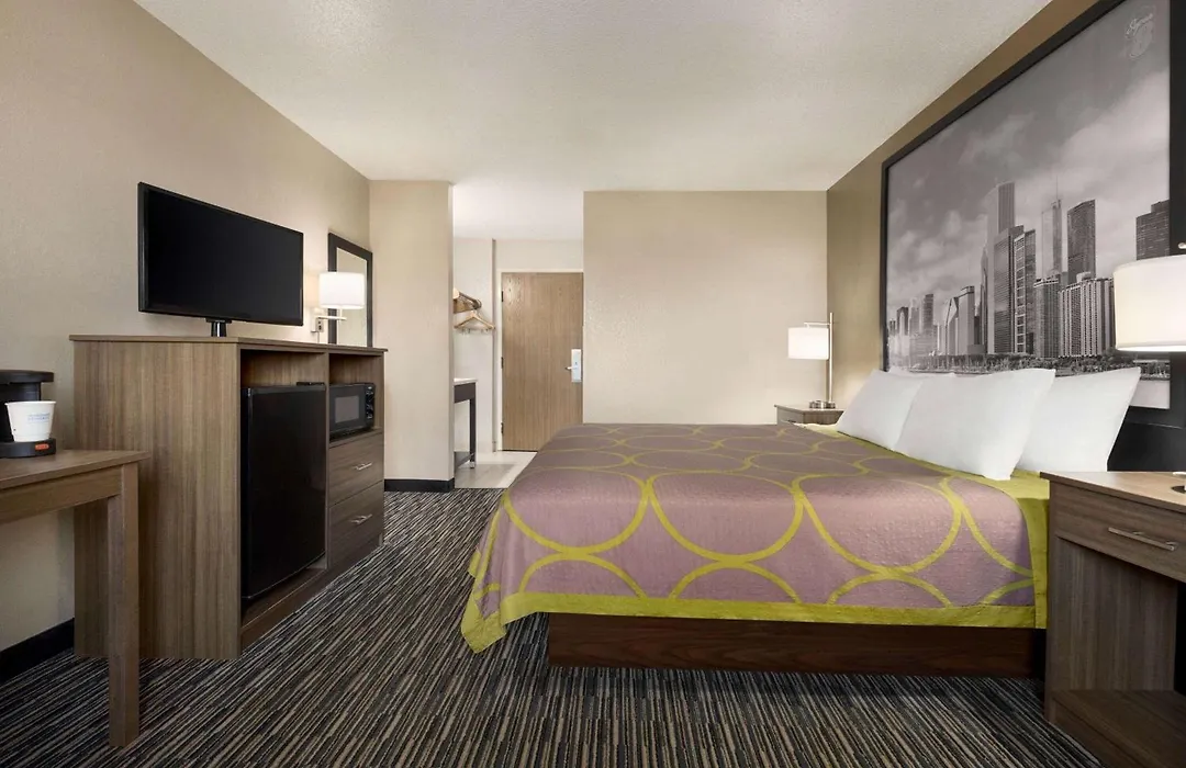 Super 8 By Wyndham Joliet I-55 N/Chicago-1