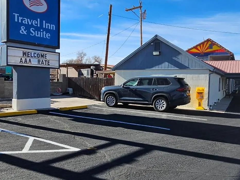 Travel Inn & Suite-1