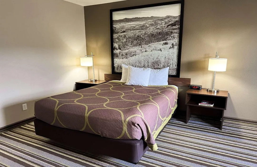 Super 8 By Wyndham Durango-1