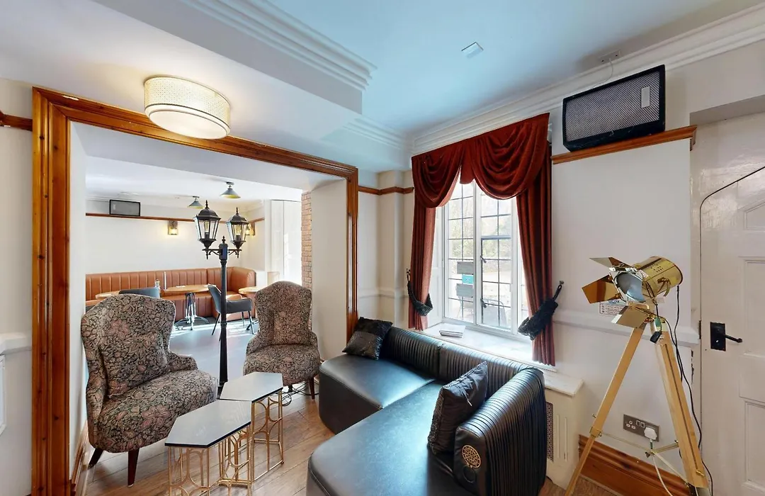High Tor Hotel-1