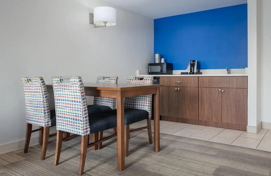Holiday Inn Express & Suites Newport News By Ihg-1