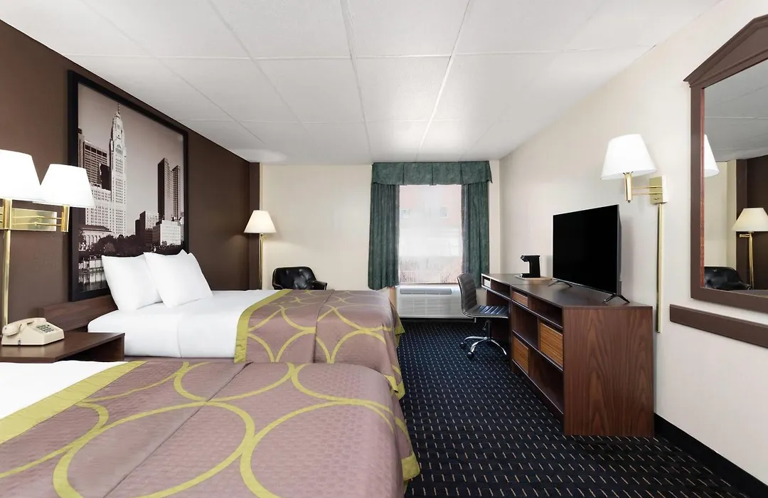 Super 8 By Wyndham Columbus-1