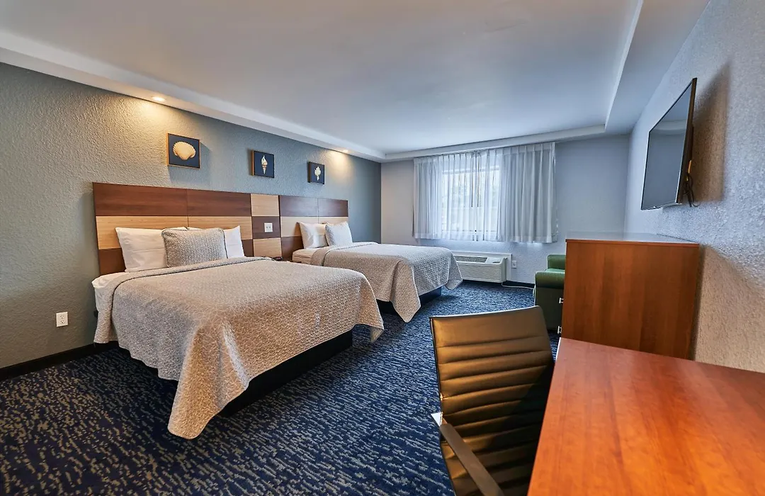 Hyannis Plaza Hotel-1