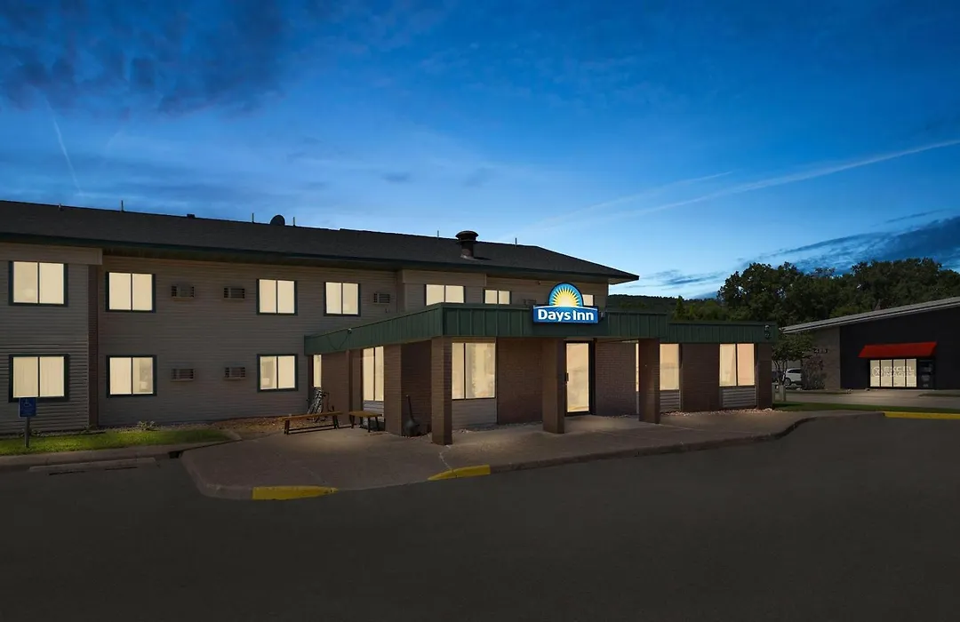 Days Inn By Wyndham Winona-1