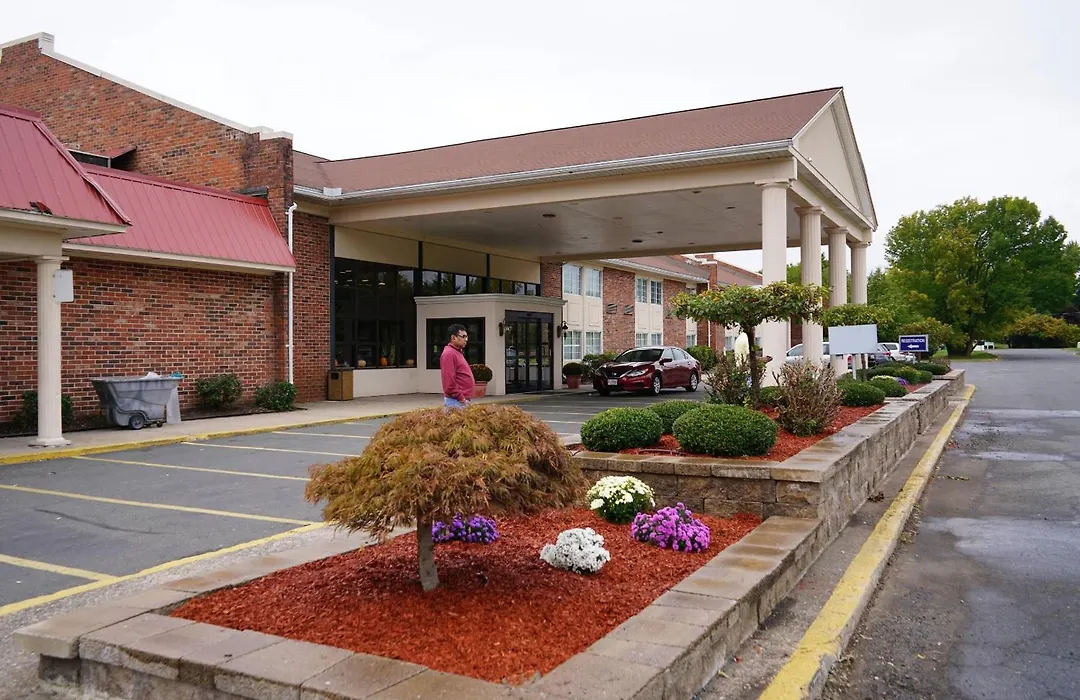 Rodeway Inn & Suites East Windsor-1