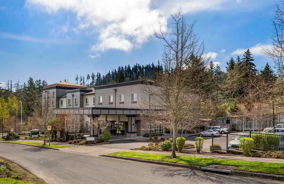 Comfort Suites Eugene University-1