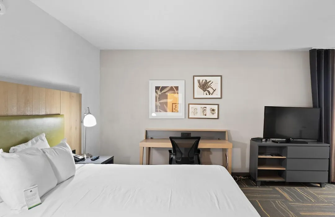 Greentree Inn & Suites Phoenix Sky Harbor-1