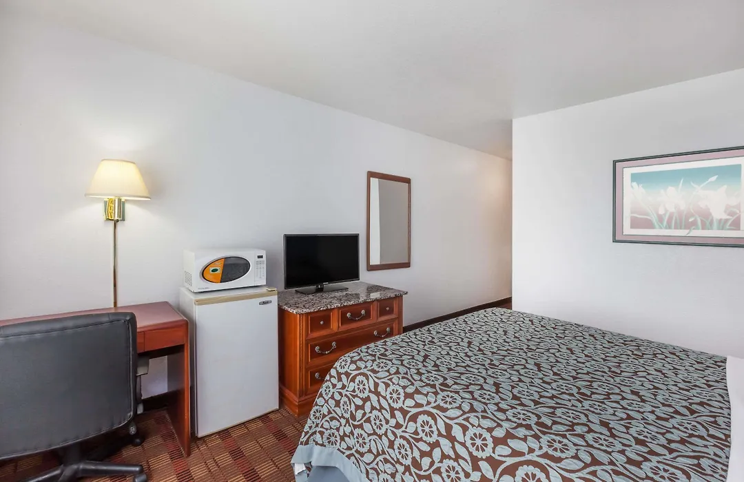 Days Inn By Wyndham Holland-1