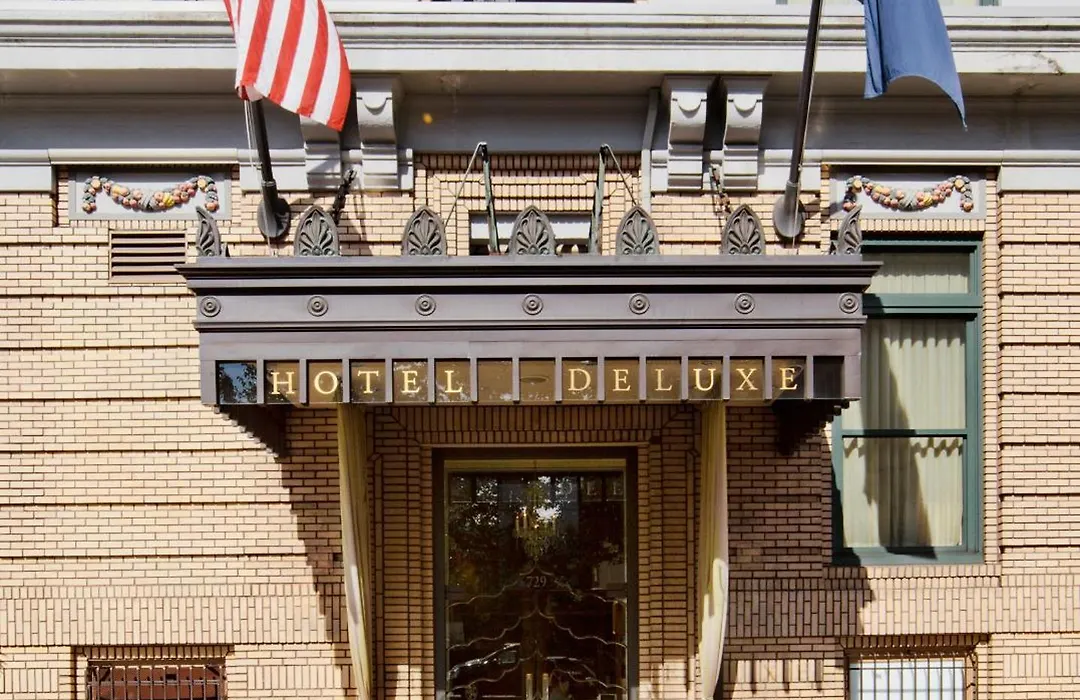 Hotel Deluxe-1