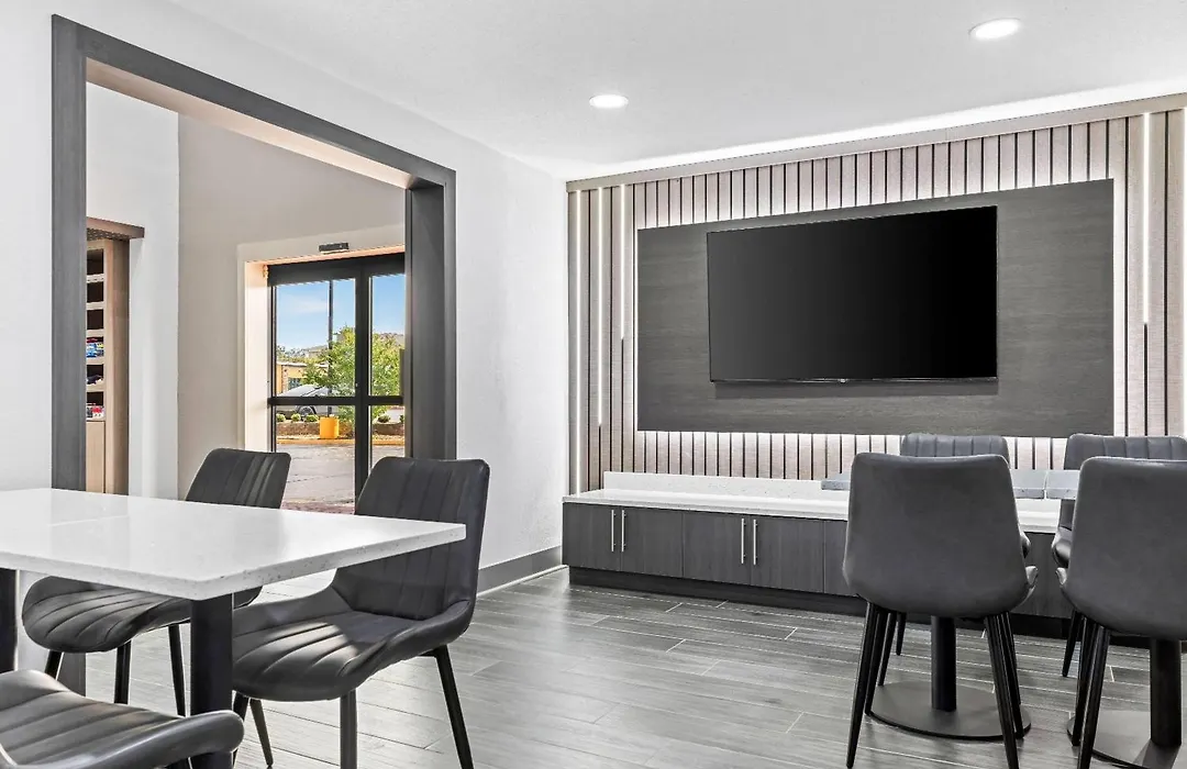 Super 8 By Wyndham Athens-1