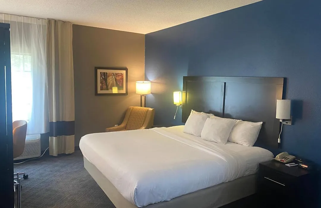 Comfort Inn & Suites Trussville I-59 Exit 141-1