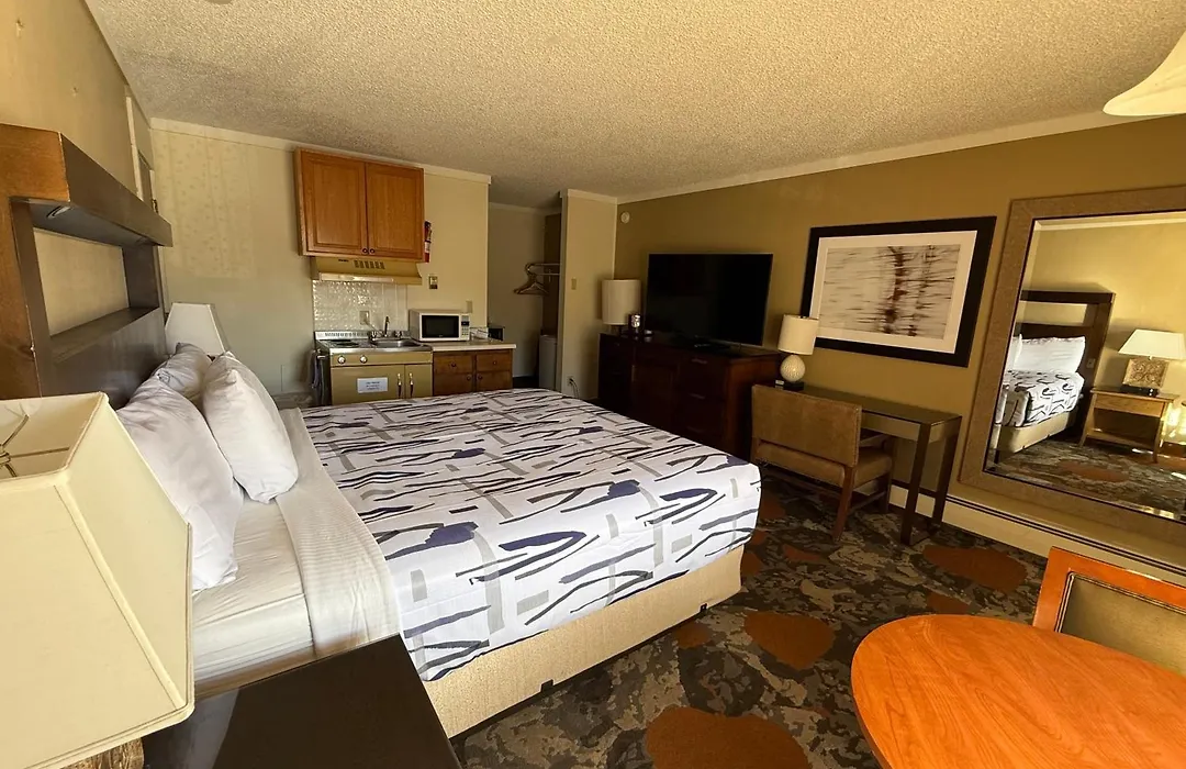 Snowshoe Motel-1