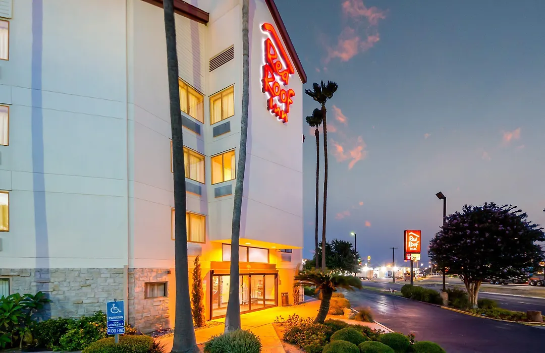 Red Roof Inn Laredo-1