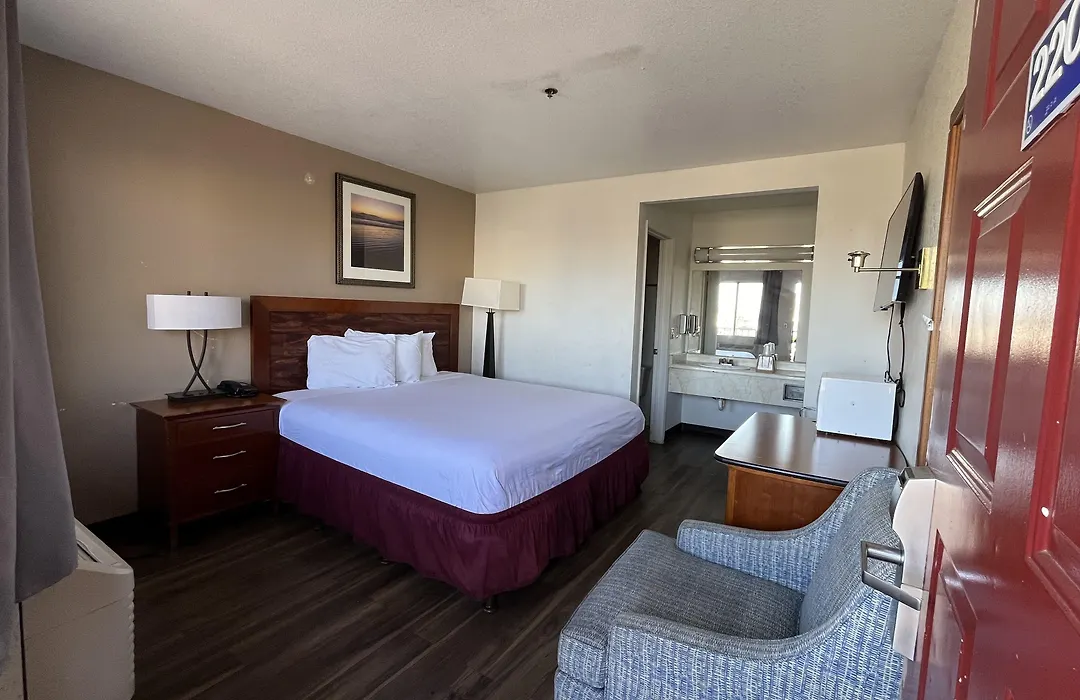 Fresno Inn-1