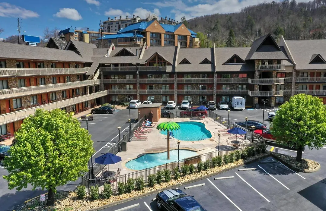 Crossroads Inn & Suites-1