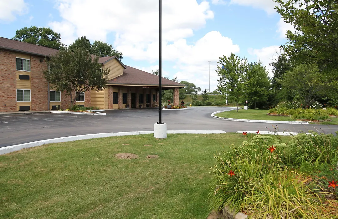 Baymont By Wyndham Muskegon-1