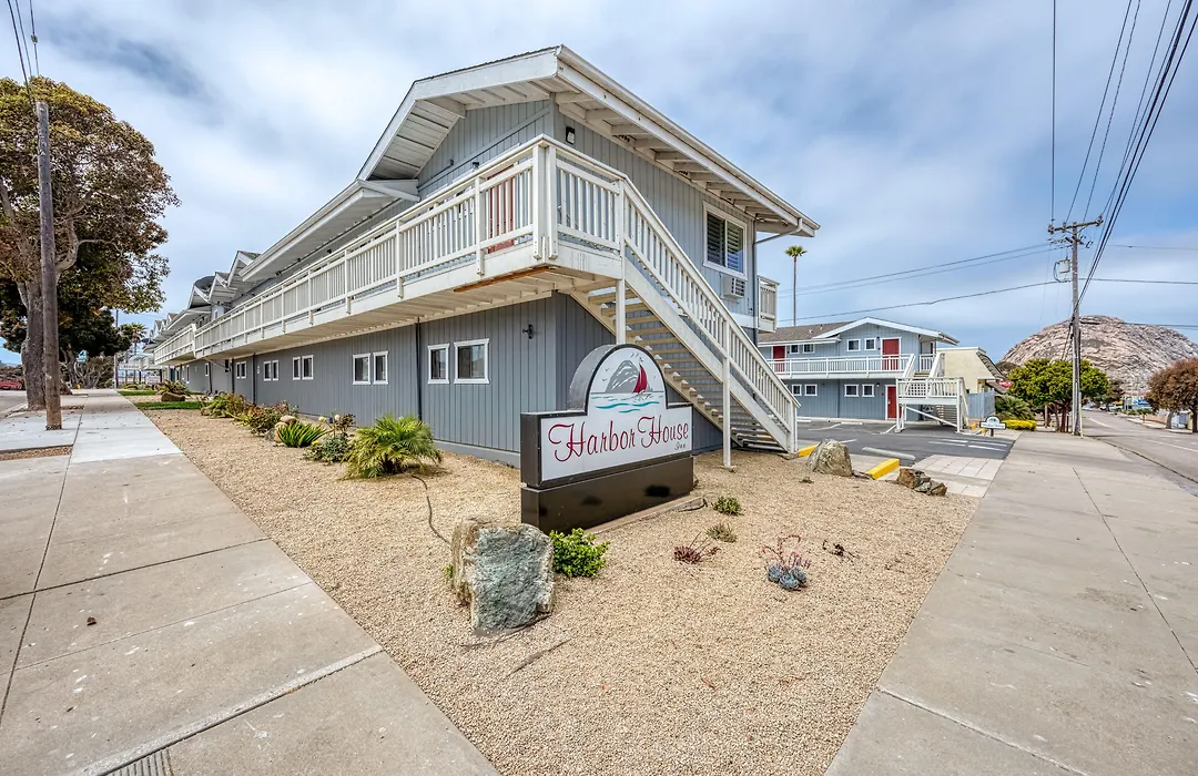 Harbor House Inn-1