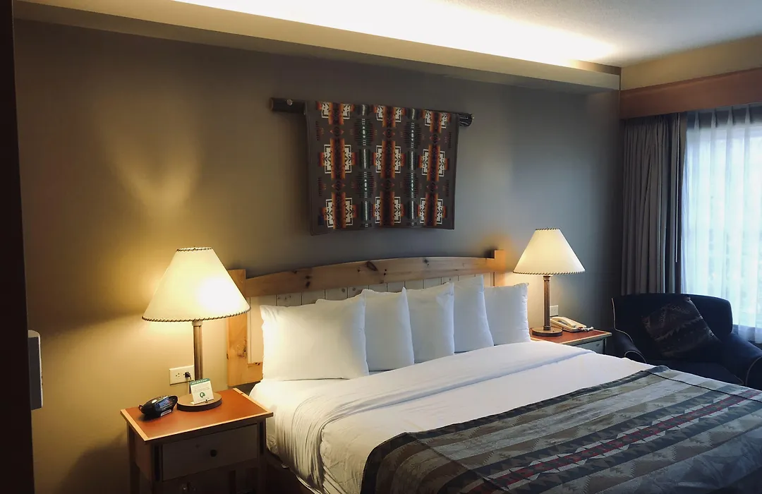 Heathman Lodge-1
