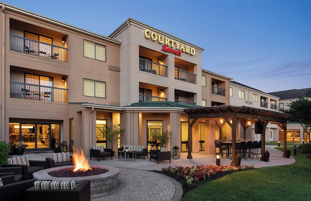 Courtyard By Marriott Greenville-1