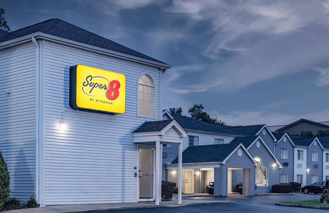 Super 8 By Wyndham Pensacola-1