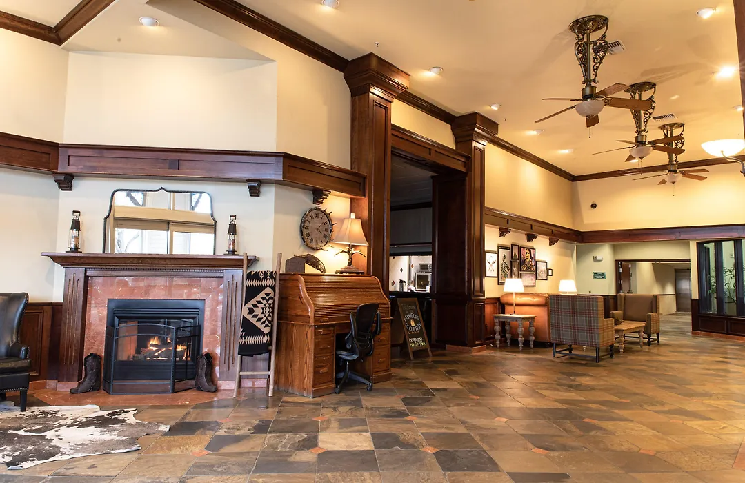 Oxford Suites Pendleton-1