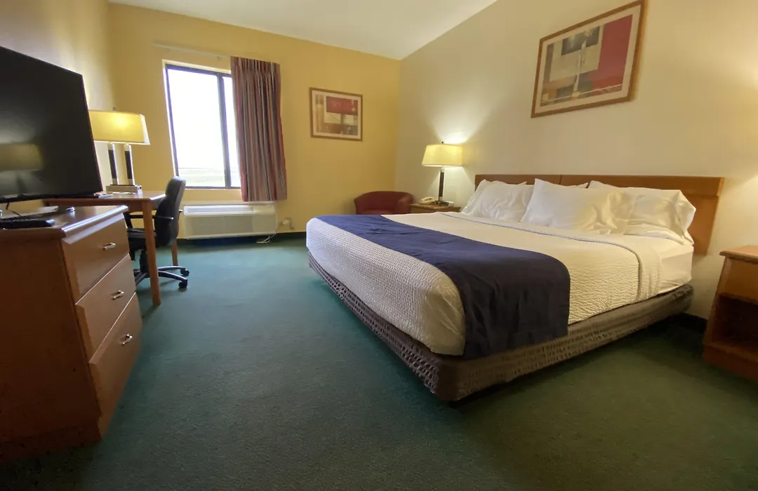 Days Inn By Wyndham Jefferson City-1