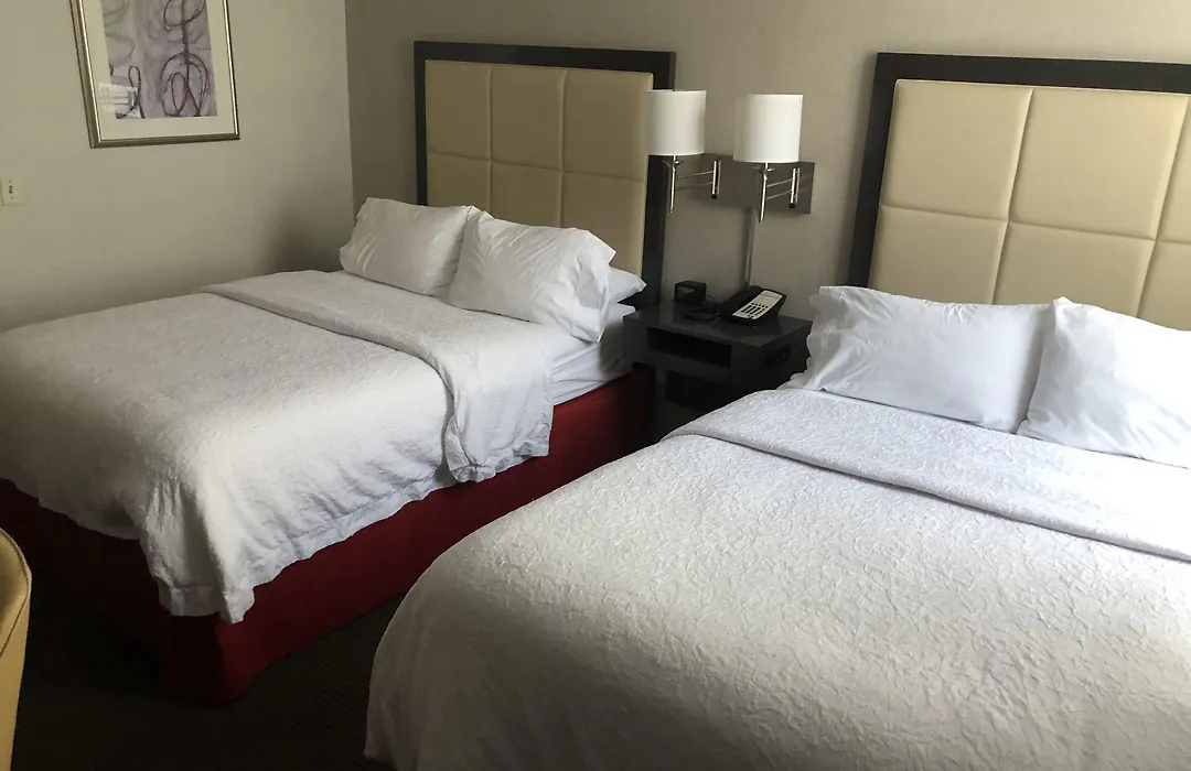 Hampton Inn & Suites Milwaukee Downtown-1