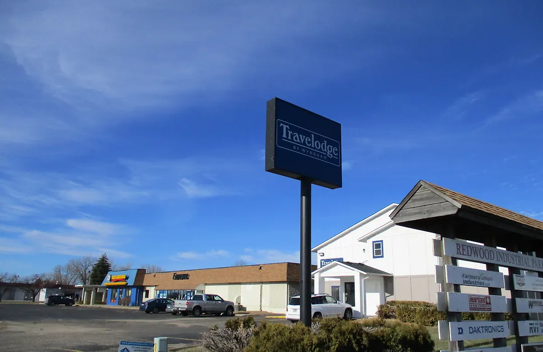 Travelodge By Wyndham Redwood Falls-1