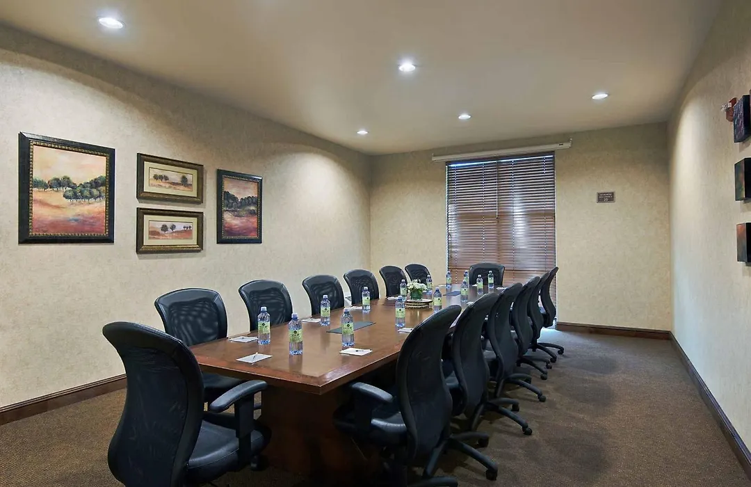 Oxford Suites Yakima-1