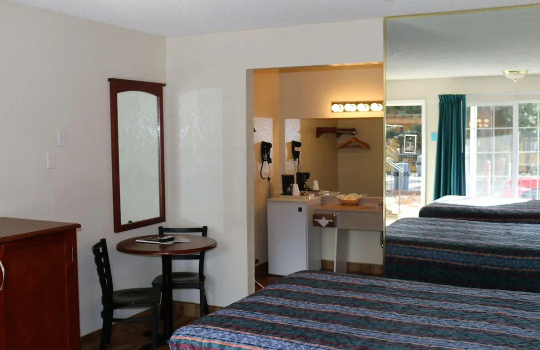 Bluelake Inn @ Heavenly Village-1
