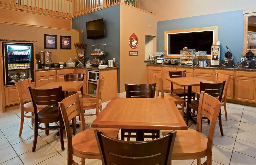 Americinn By Wyndham Bay City-1