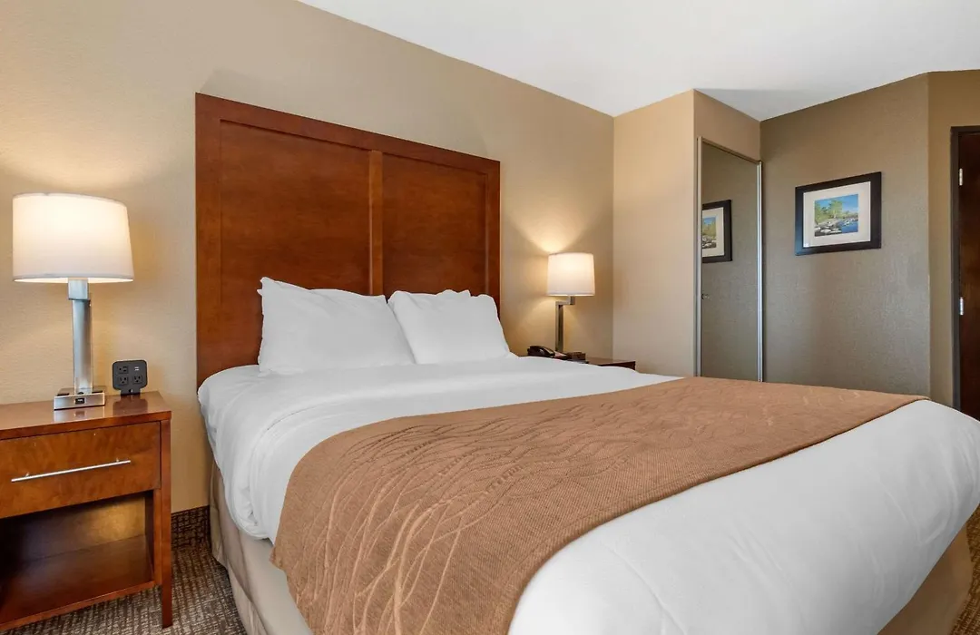 Comfort Inn & Suites South Hill I-85-1
