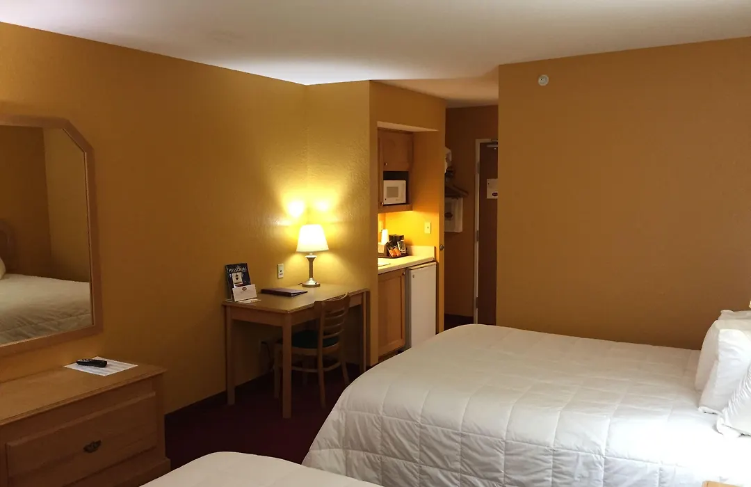 Parkfield Inn - Clinton-1