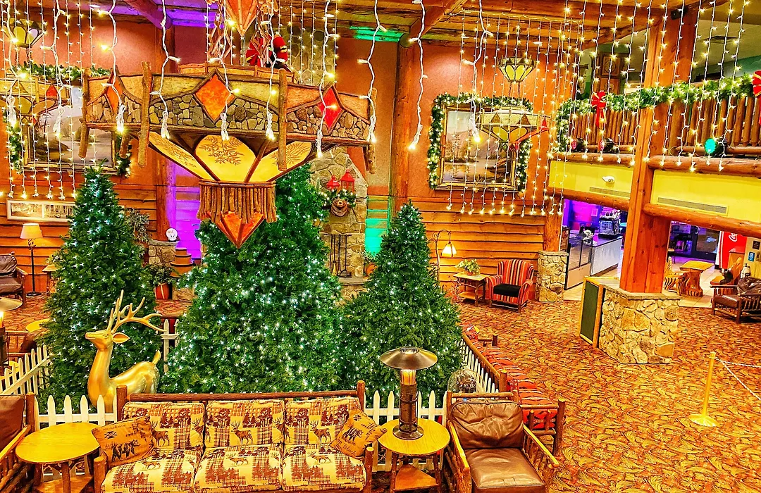 Six Flags Great Escape Lodge & Indoor Waterpark-1