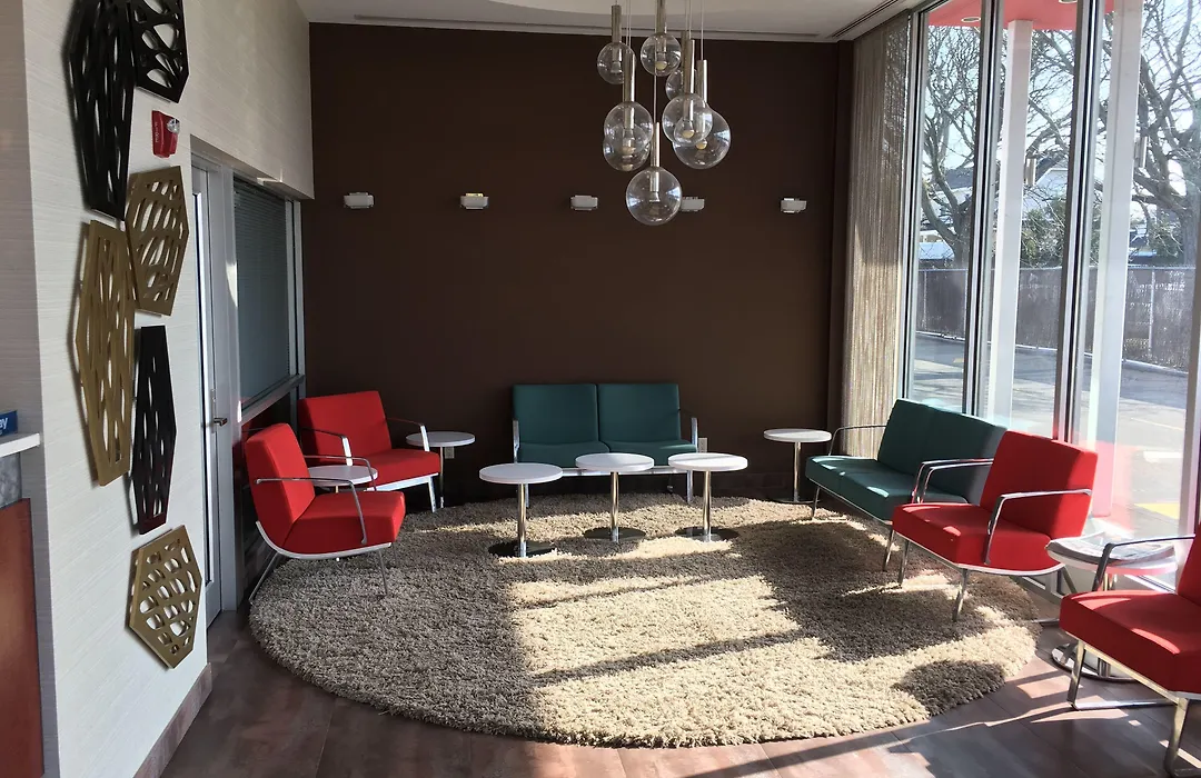 Ramada By Wyndham Rockville Centre-1