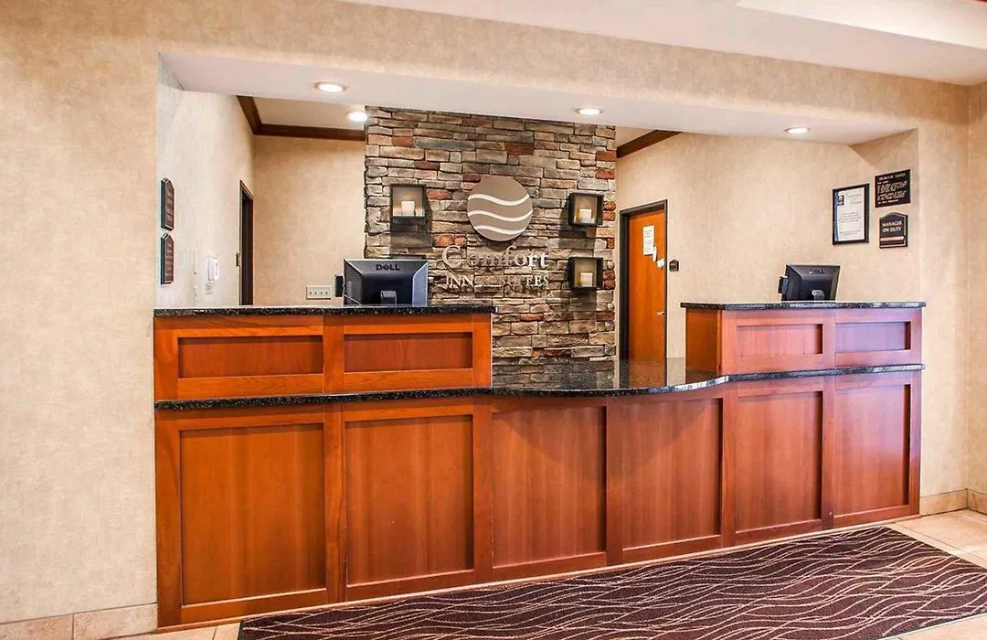 Comfort Inn & Suites Grinnell Near I-80-1