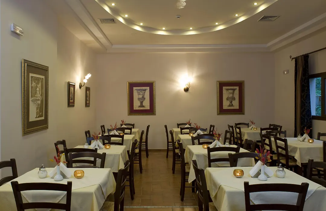Dellas Boutique Hotel-1