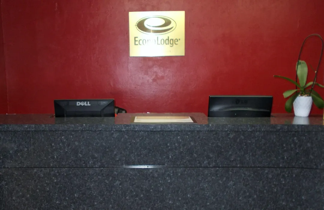 Econo Lodge Conway Central-1