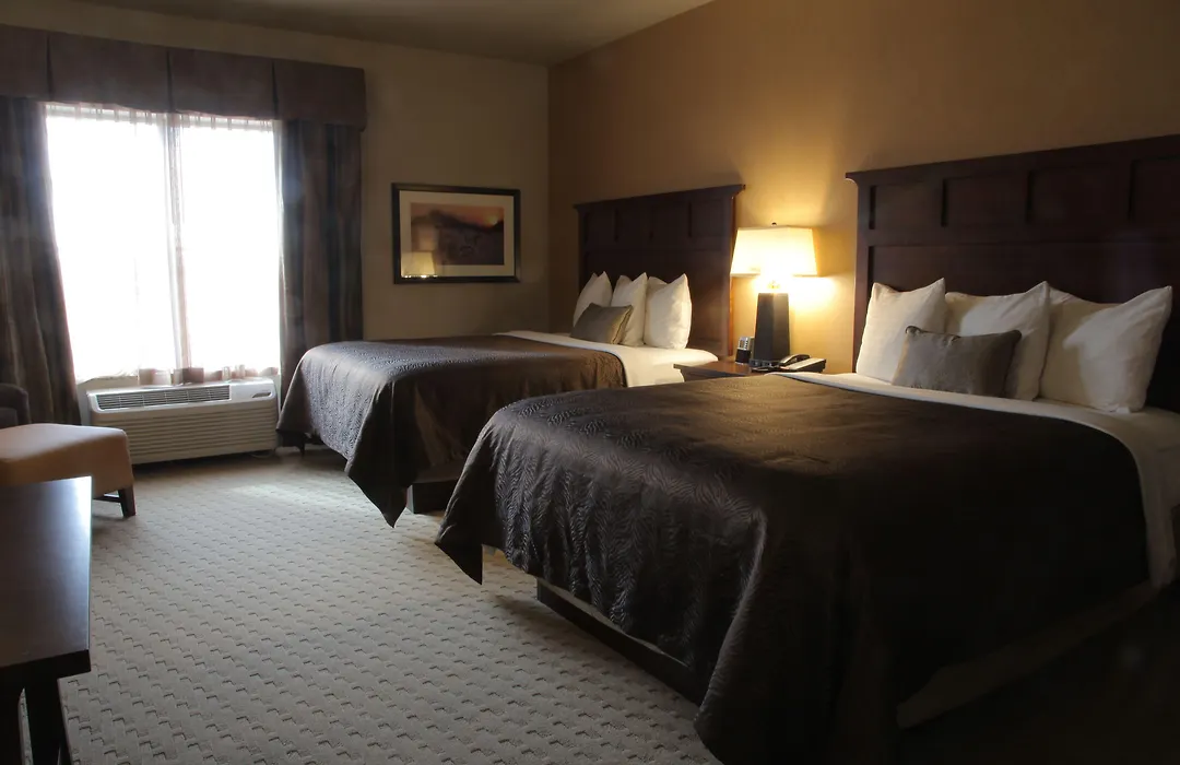Teddy'S Residential Suites Watford City-1