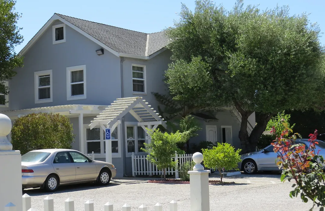 Harbor Inn-1