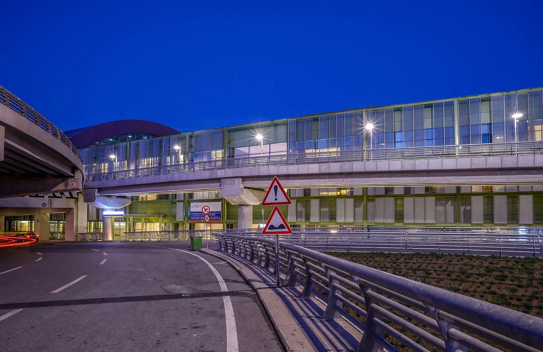 Tav Airport Hotel Izmir-1