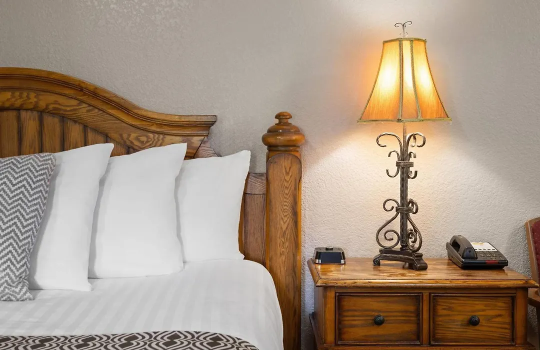 Super 8 By Wyndham Lewistown-1
