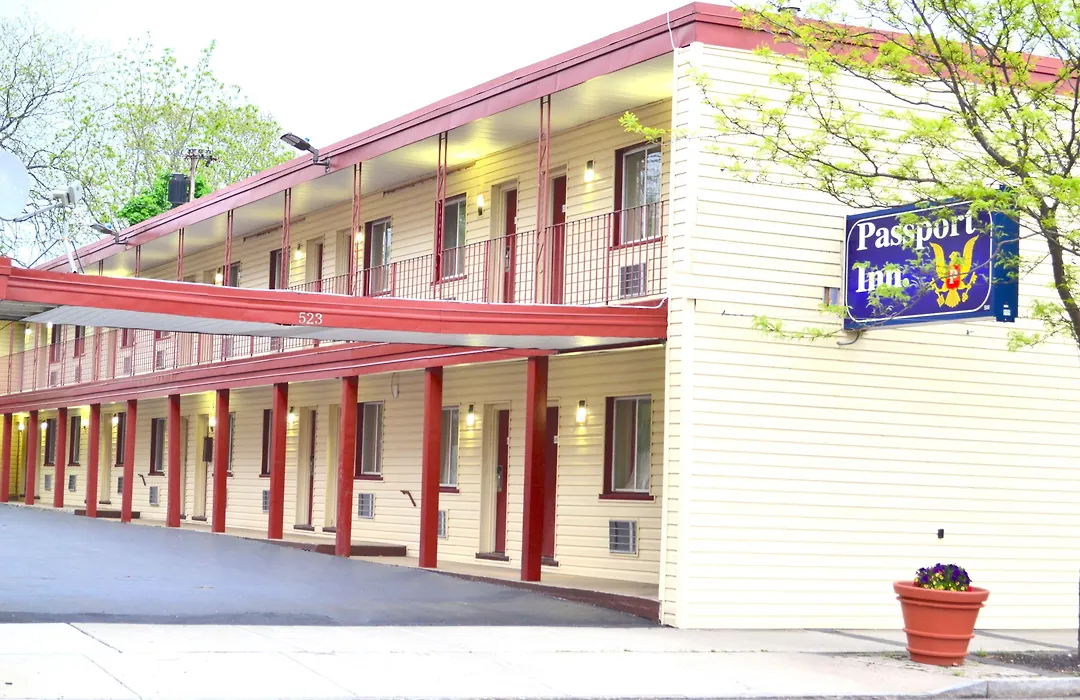 Passport Inn Niagara Falls-1