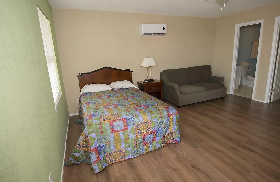 Avon Motel-1
