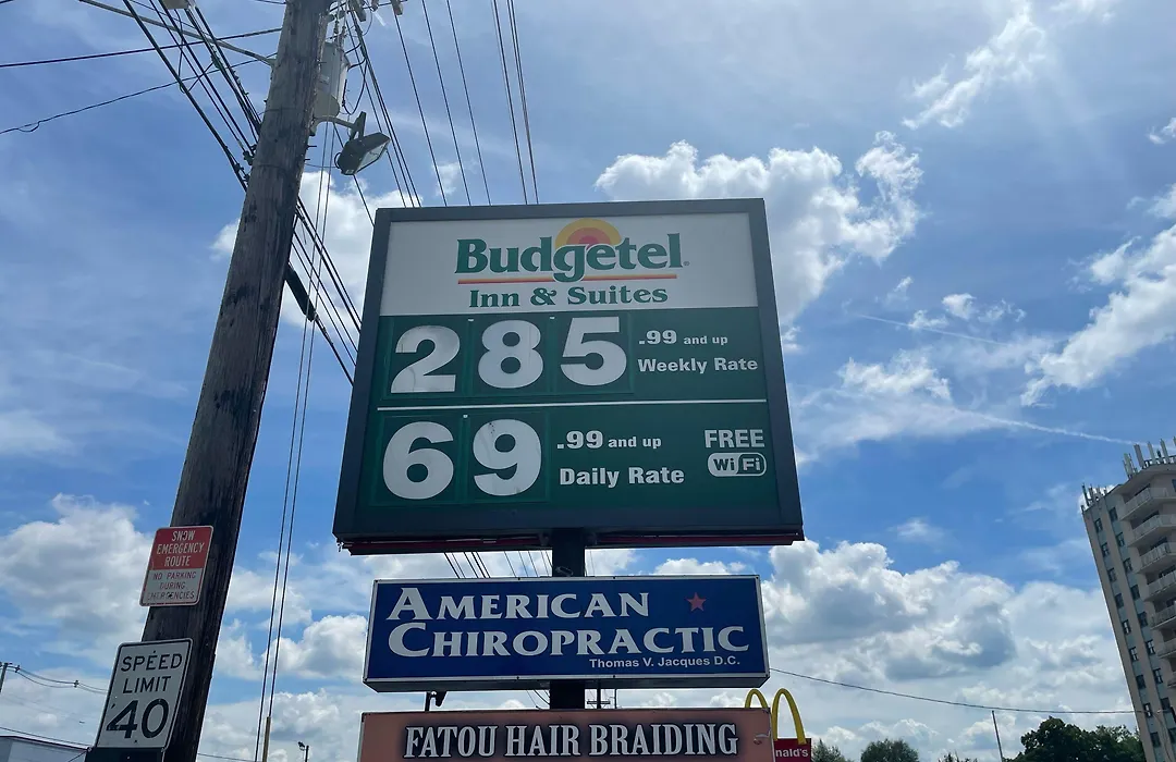 Budgetel Inn And Suites - Louisville-1