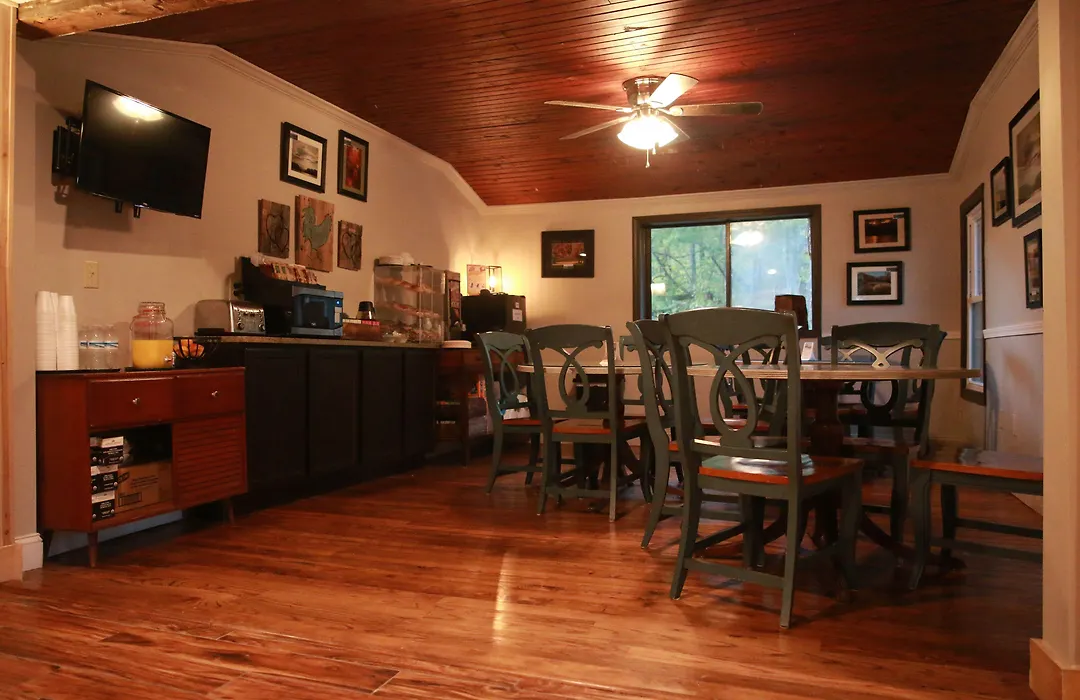 Riverside Lodge At Chimney Rock-1